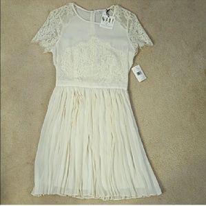 White/Cream Lace Dress